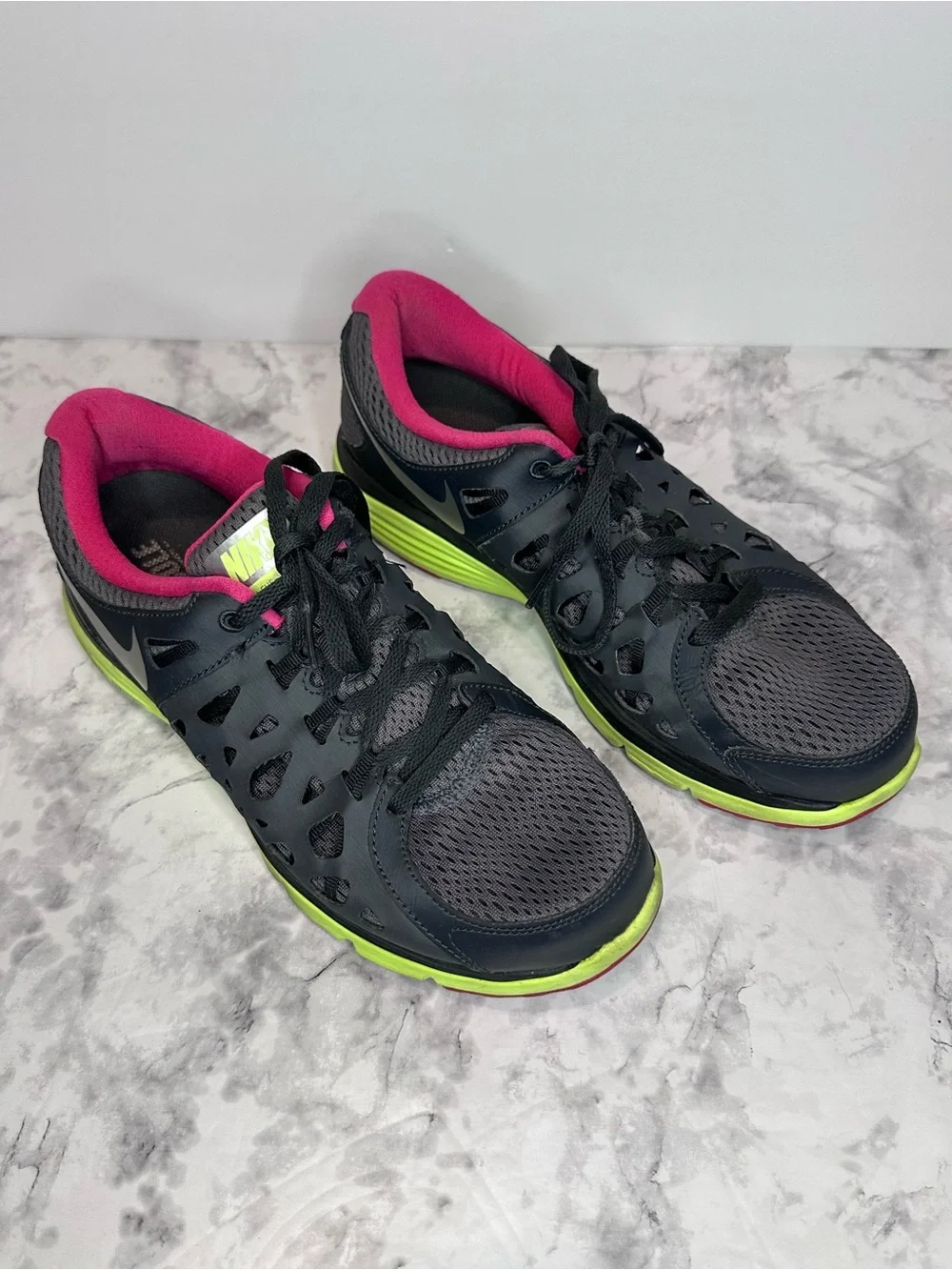 Nike Dual Fusion Run 2 Women’s Size 9 Black Pink Volt Running Shoes